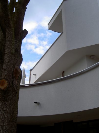 detail terras achterzijde - Woongebouw aan de Emmasingel, Weert | BEELEN CS architecten / Thallia groep Weert - Eindhoven