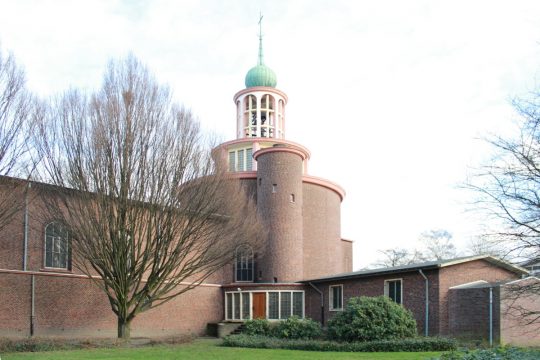 kerktoren, entree pastorie - Fatimakerk Weert | BEELEN CS architecten / Thallia groep Weert - Eindhoven