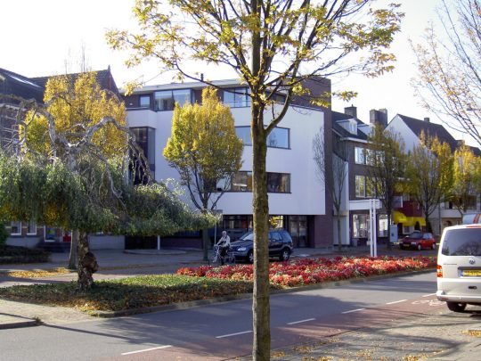 straatzijde - Woongebouw aan de Emmasingel, Weert | BEELEN CS architecten / Thallia groep Weert - Eindhoven